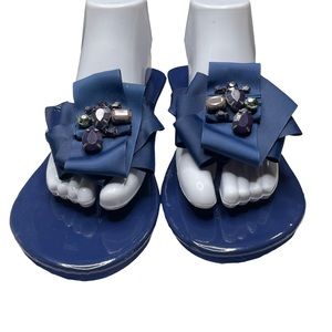 Simply Vera slippers size approximately 9